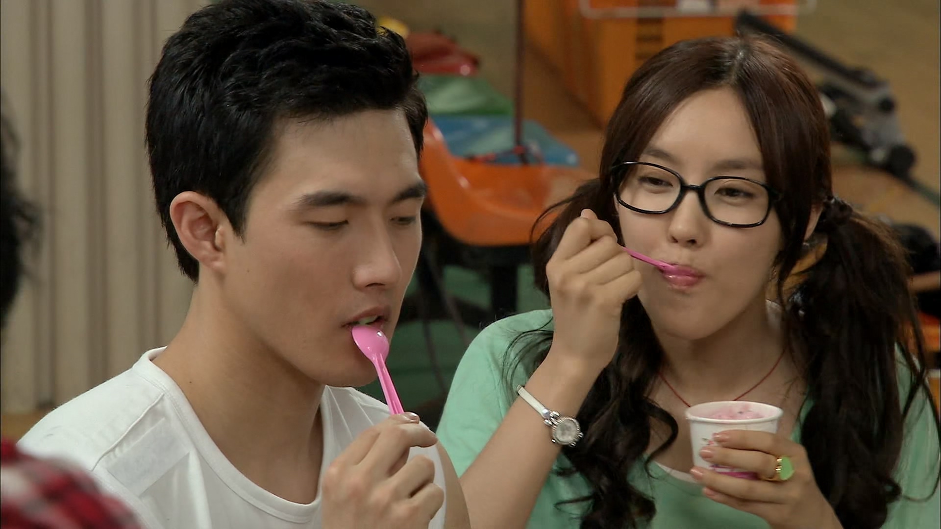 ҵŮǾβ.My.Girlfriend.Is.A.Fox.2010.E01.WEB-DL.4k.H265.AAC-HDSWEB.mkv_2.jpg